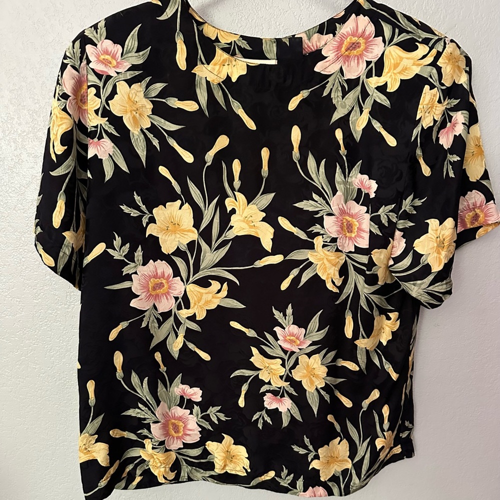 Vintage Nordstrom Black and Gold Boxy Short Sleeve Blouse